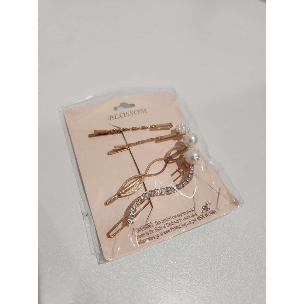 Blossom Women Hair Clip Set Of 4